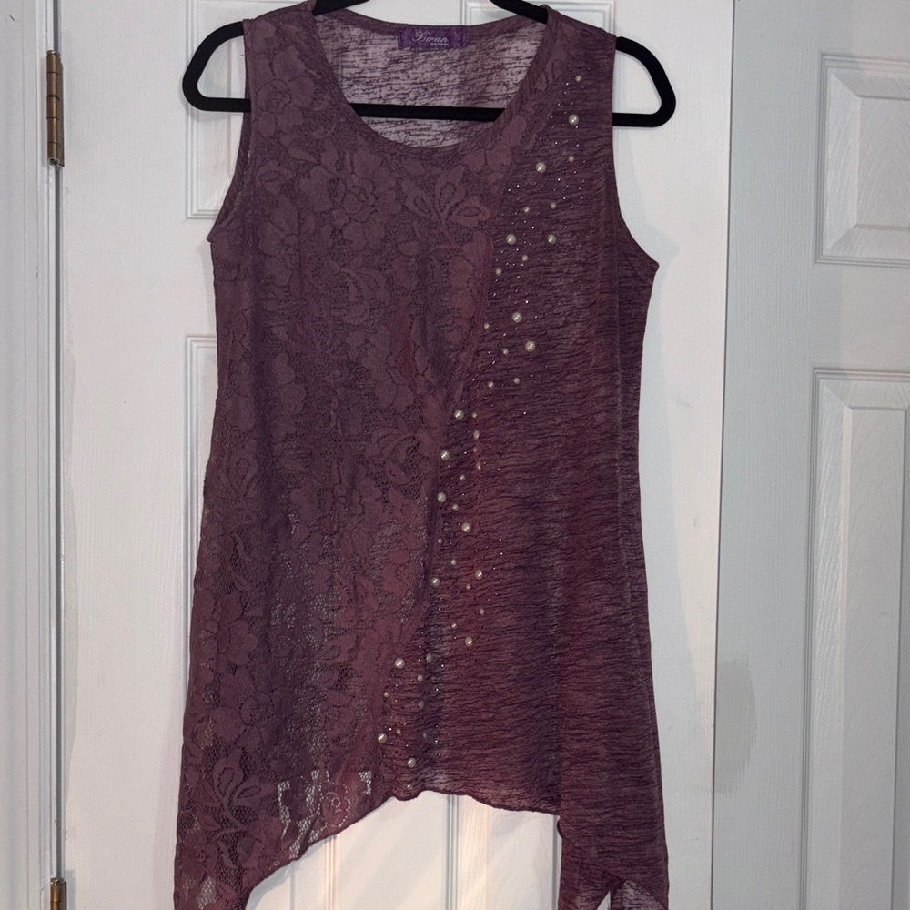 🌴Purple Lace Sleeveless Blouse With Pearl Accents